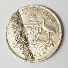 AUSTRALIA 1963 . SIXPENCE . ERROR . PLANCHET FLAW